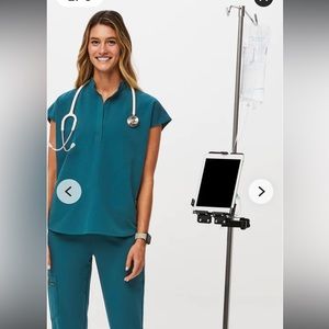 Figs Women's Teal Scrub Set